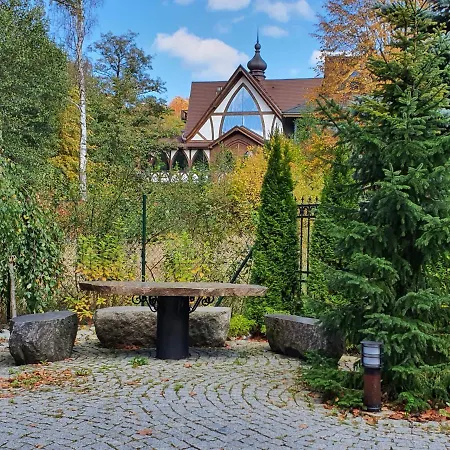 Viking Valley: Two-story Norwegian Retreat With Dual Balconies And Wellness Access Apartment Szklarska Poreba