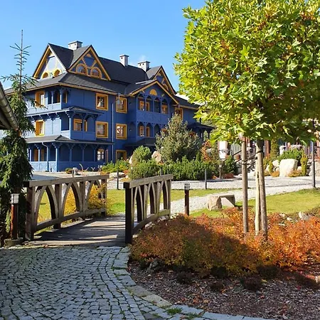 Viking Valley: Two-story Norwegian Retreat With Dual Balconies And Wellness Access Apartment *