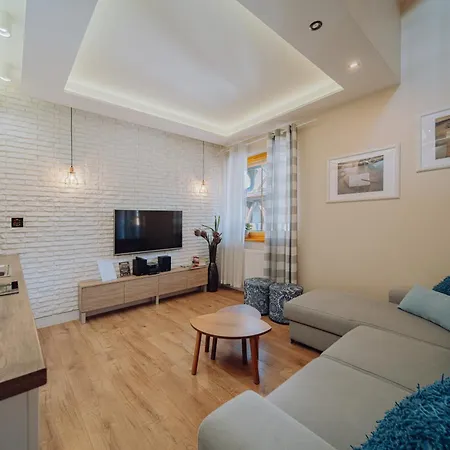 Apartment Viking Valley: Two-story Norwegian Retreat With Dual Balconies And Wellness Access Szklarska Poreba